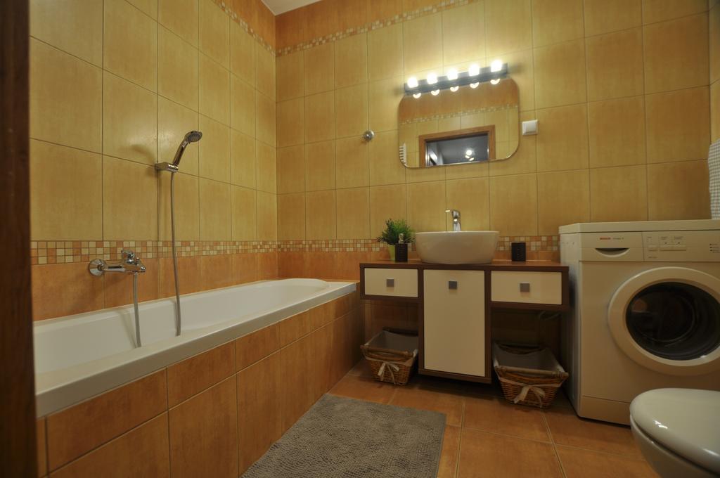 Fieldorfa Apartment Варшава Екстериор снимка